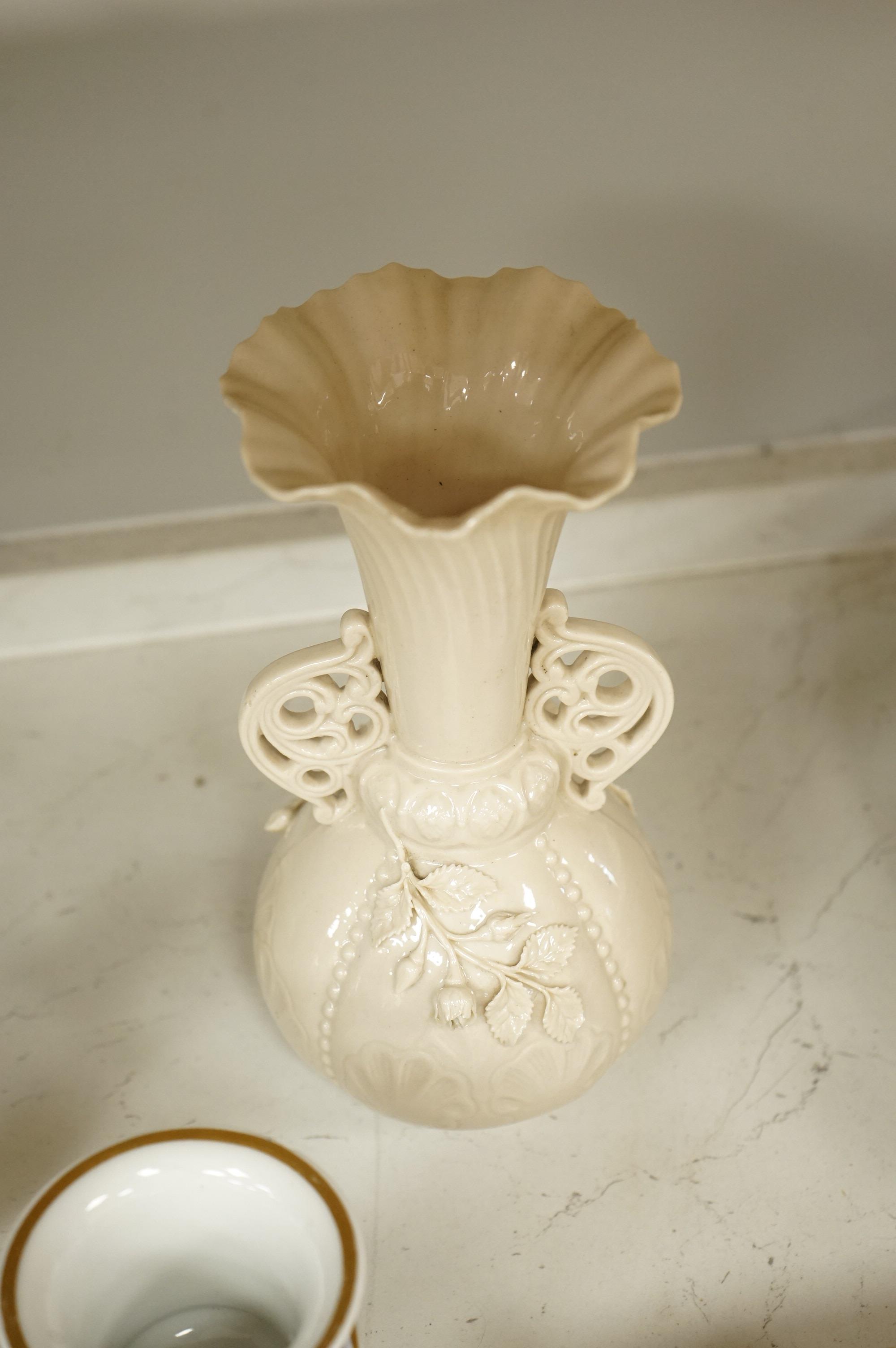 Mixed 19th and 20th English ceramics including Derby, Newhall and Chamberlains Worcester, largest 23cm high